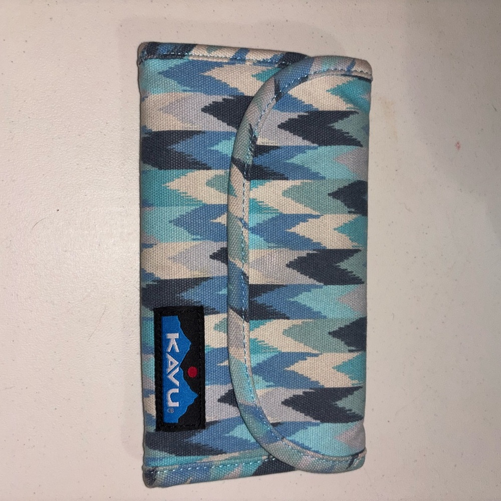 Kavu Blue and Cream Patterned Wallet